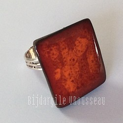 Bague réglable cabochon céramique émail Rouge 22€  